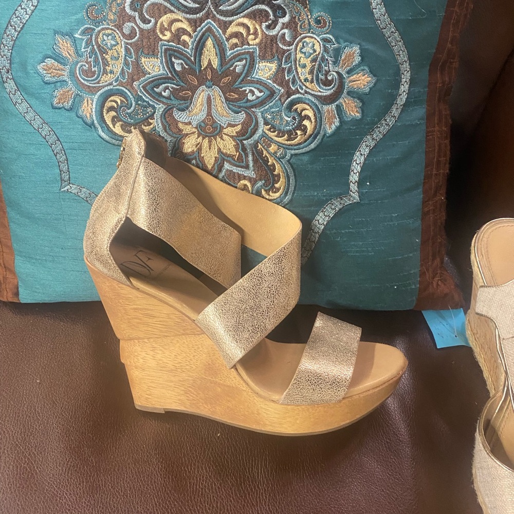 DVF Gold Leather Strap Wooden bohemian Wedges. Never worn!